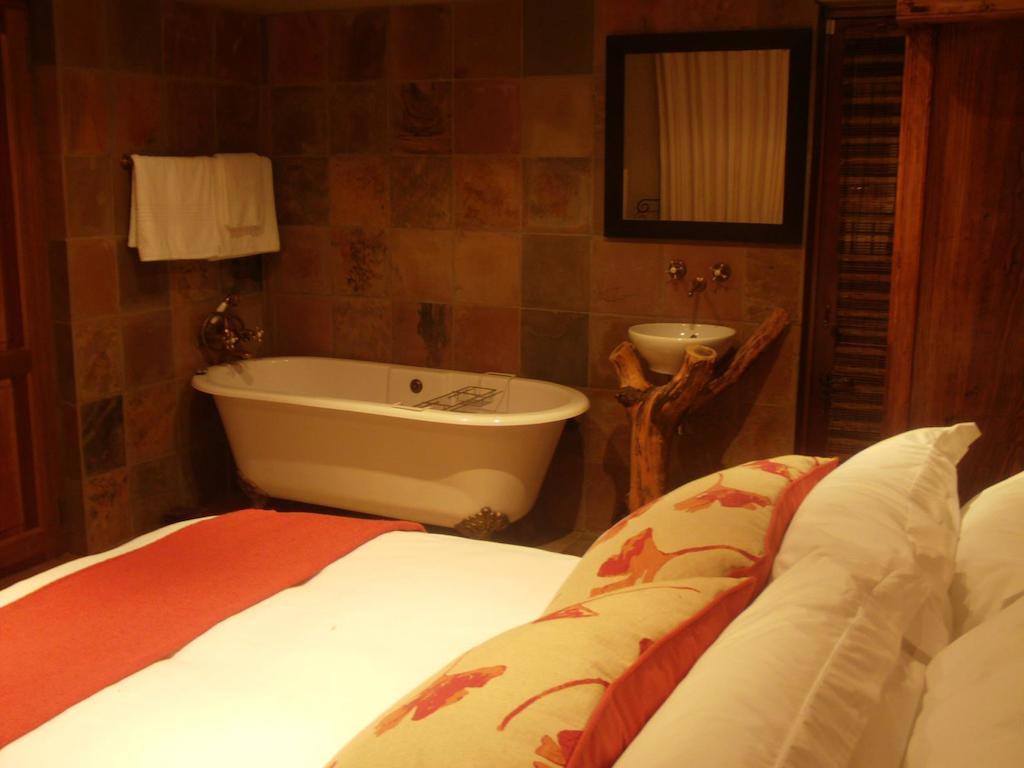 Bed and Breakfast Mokolodi House Gaborone Habitación foto